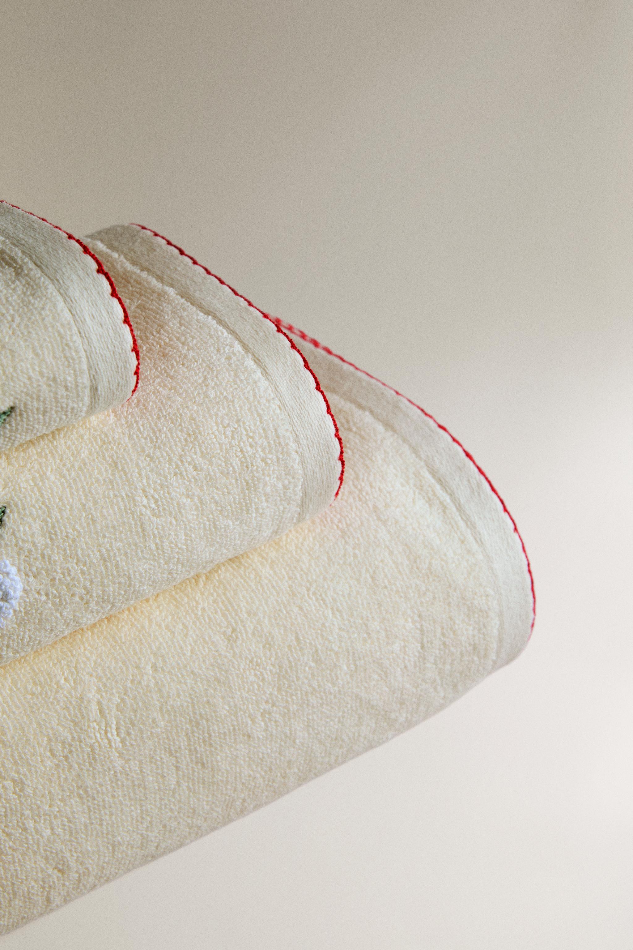 SERVIETTE DE BAIN FLEUR BRODÉE